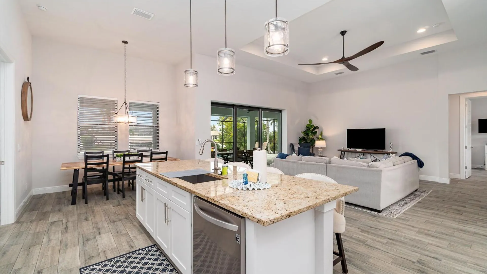 Villa Luxurious 4br,3ba At Waterfront, Blue Lagoon Cape Coral