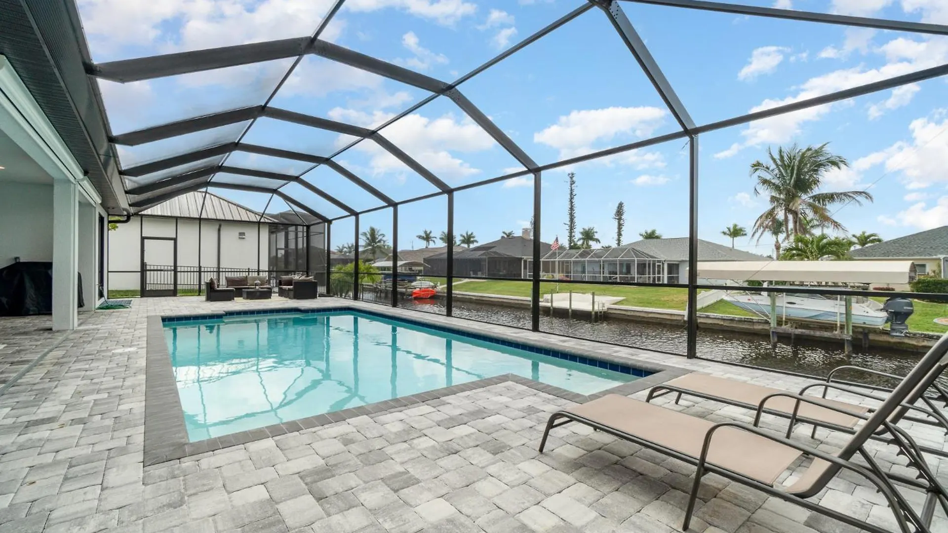 Luxurious 4br,3ba At Waterfront, Blue Lagoon