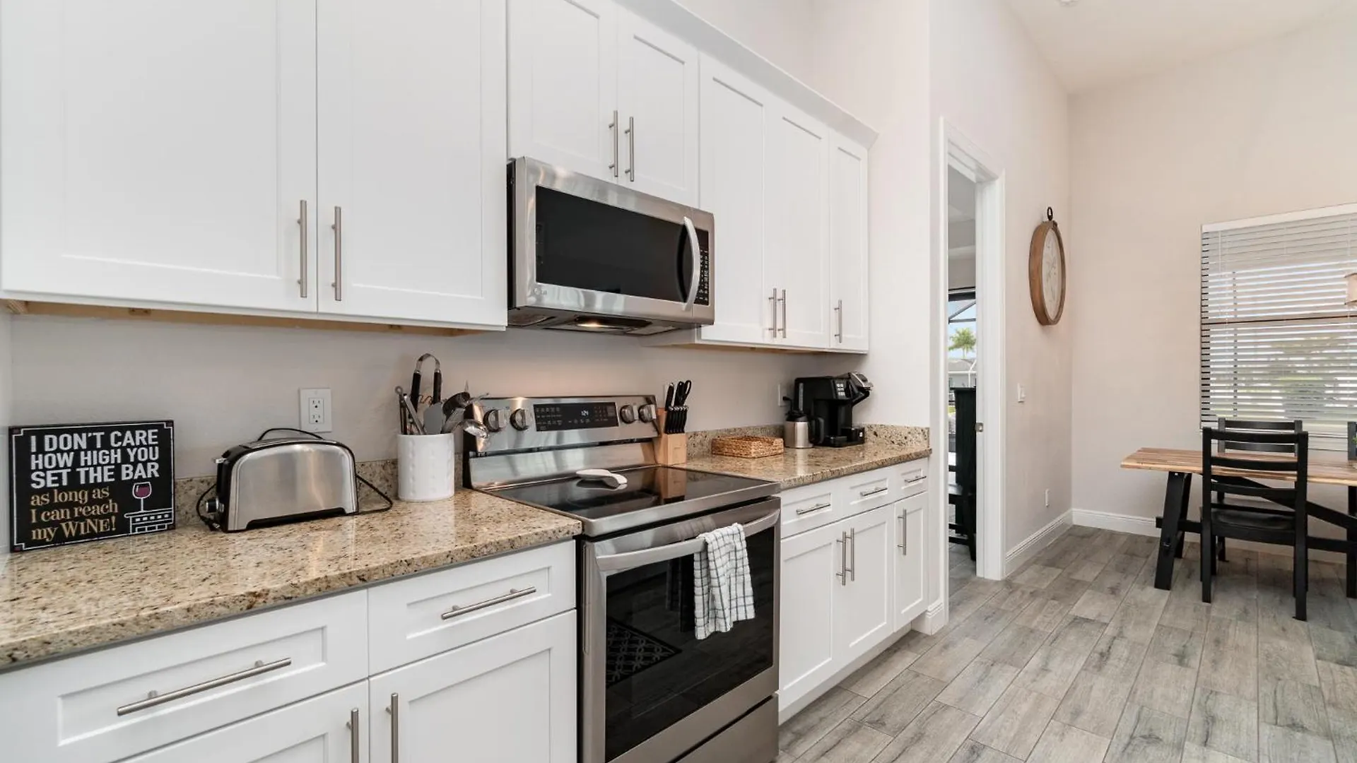 Villa Luxurious 4br,3ba At Waterfront, Blue Lagoon Cape Coral