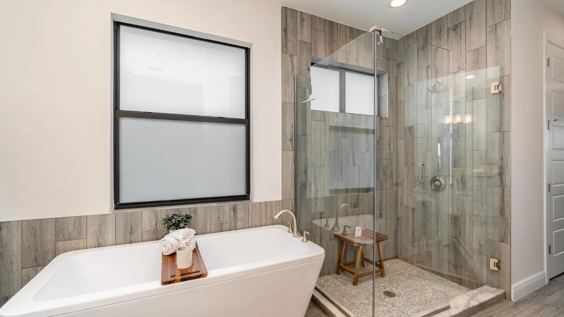 Luxurious 4br,3ba At Waterfront, Blue Lagoon Villa
