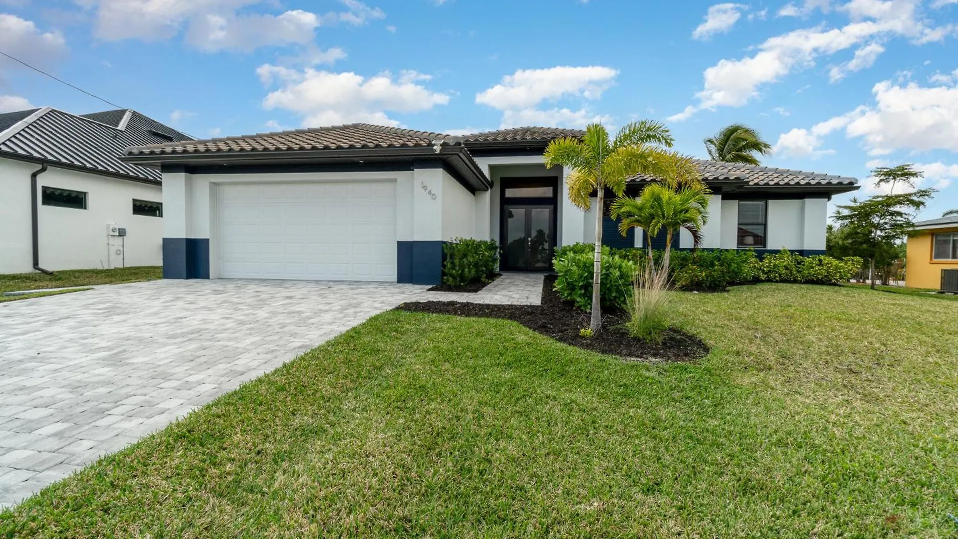 Luxurious 4br,3ba At Waterfront, Blue Lagoon Cape Coral