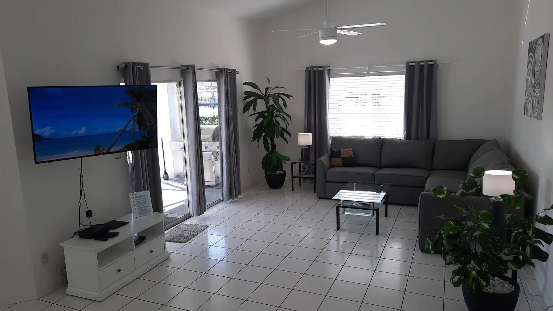 House Rosa Downtown Cape Coral