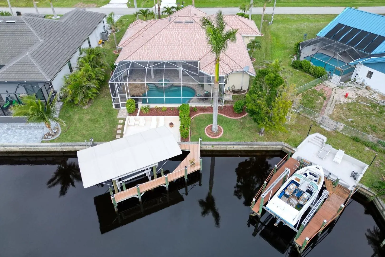 Newly Renovated 3 Bed/3 Bath In The Four Mile Cove Area W. Heated Pool And Spa. Gulf Access!