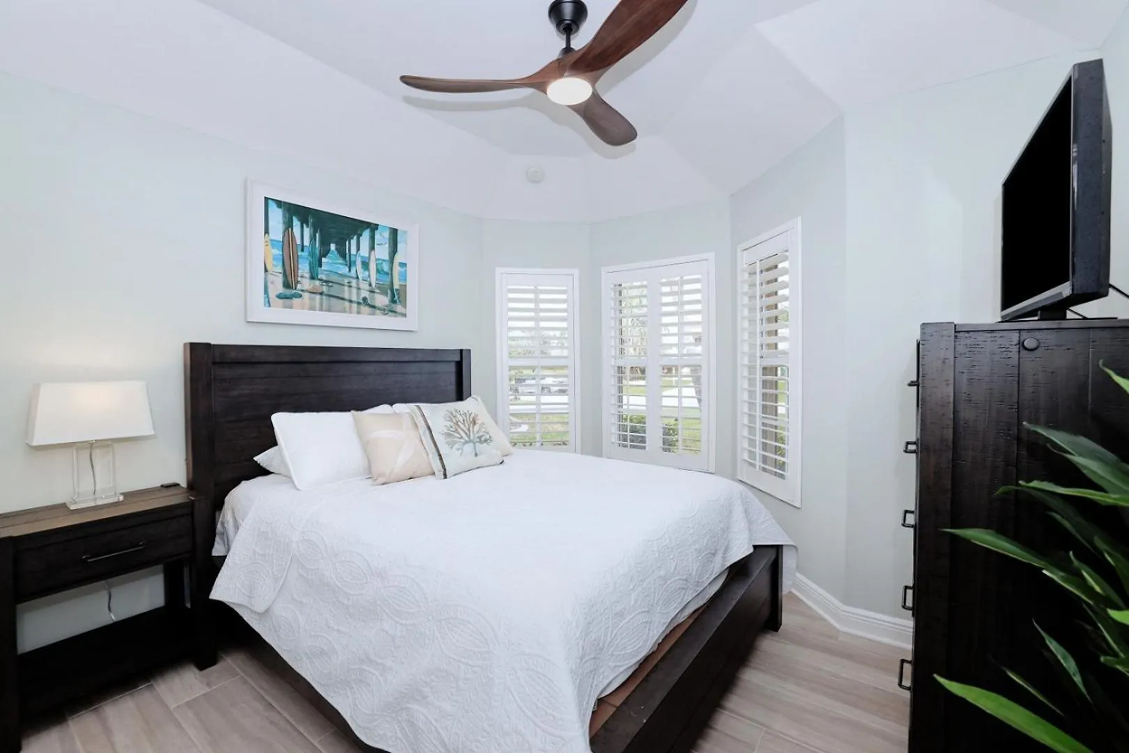 Newly Renovated 3 Bed/3 Bath In The Four Mile Cove Area W. Heated Pool And Spa. Gulf Access! Cape Coral