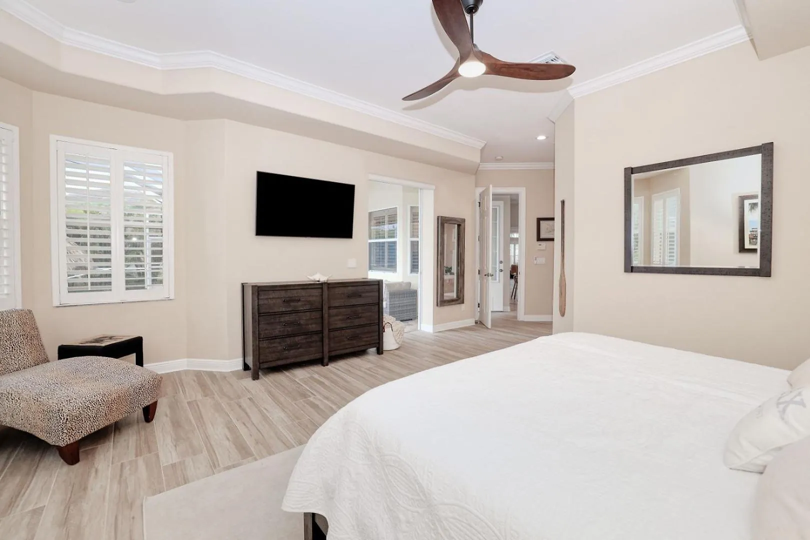 Newly Renovated 3 Bed/3 Bath In The Four Mile Cove Area W. Heated Pool And Spa. Gulf Access! Villa *