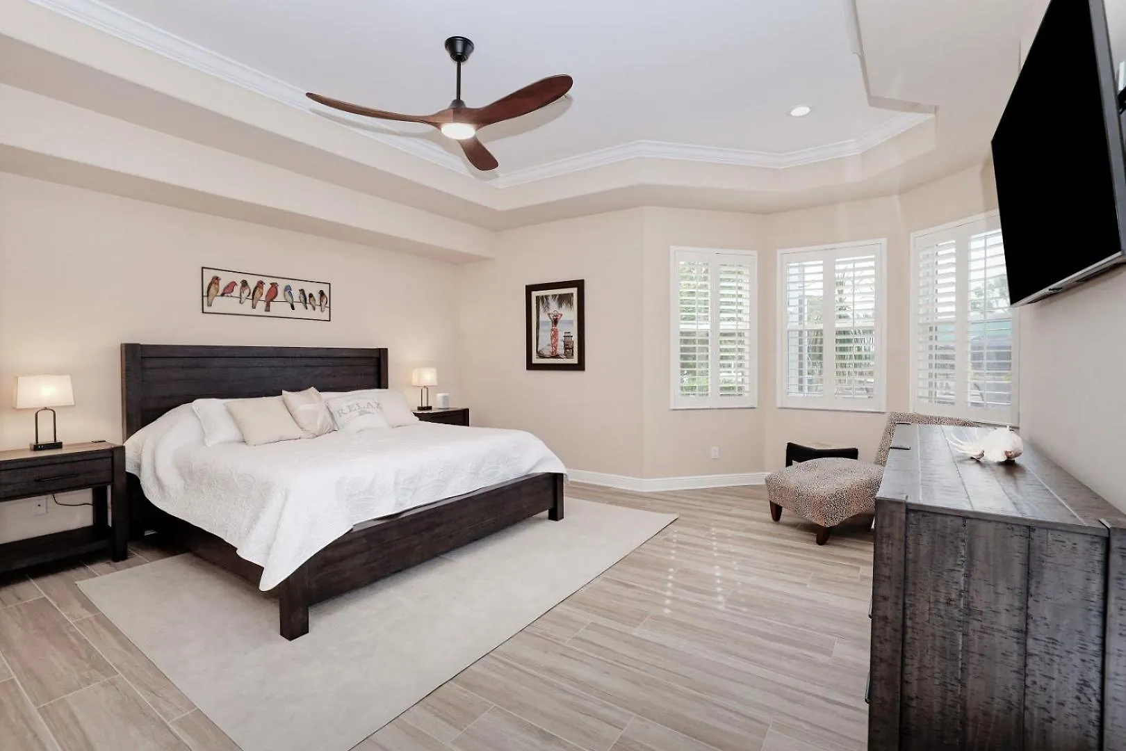 Newly Renovated 3 Bed/3 Bath In The Four Mile Cove Area W. Heated Pool And Spa. Gulf Access! Villa Cape Coral