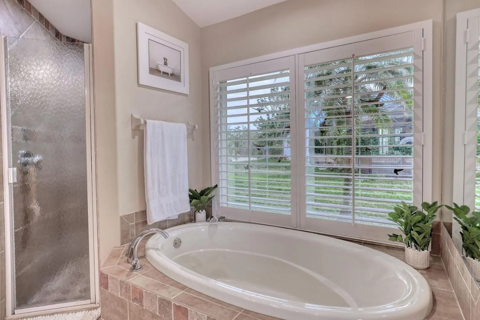 Villa Newly Renovated 3 Bed/3 Bath In The Four Mile Cove Area W. Heated Pool And Spa. Gulf Access! Cape Coral
