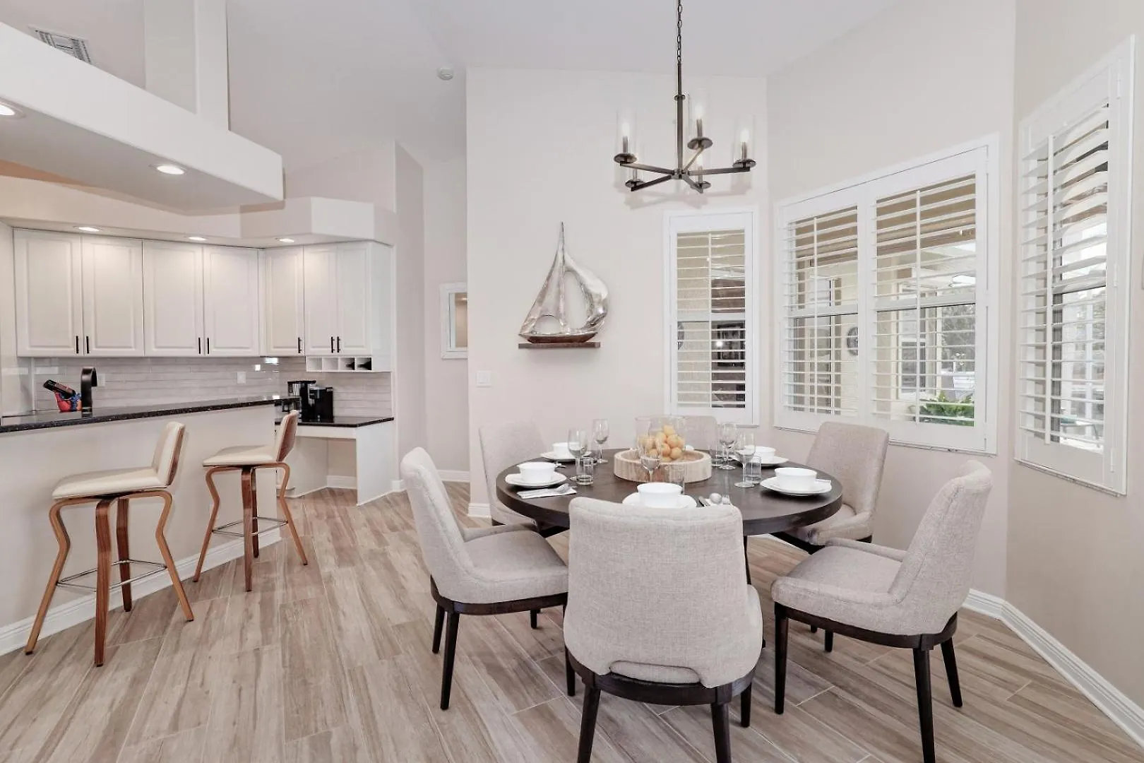 Newly Renovated 3 Bed/3 Bath In The Four Mile Cove Area W. Heated Pool And Spa. Gulf Access!
