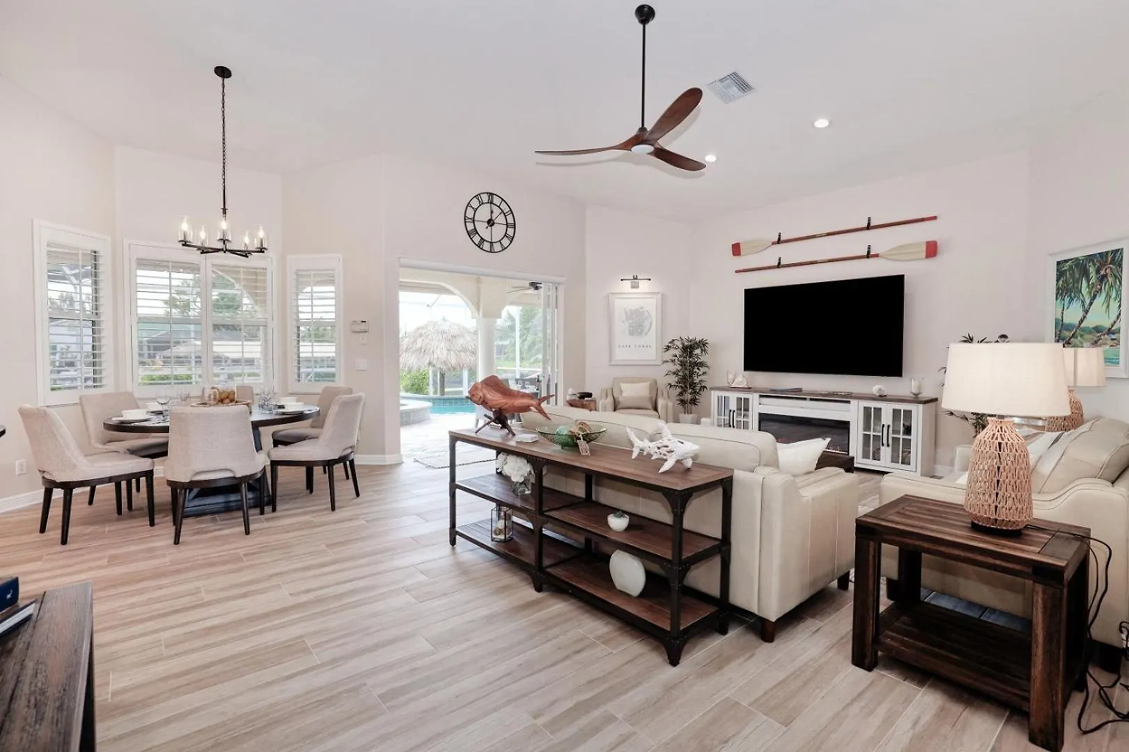 Newly Renovated 3 Bed/3 Bath In The Four Mile Cove Area W. Heated Pool And Spa. Gulf Access! Villa *