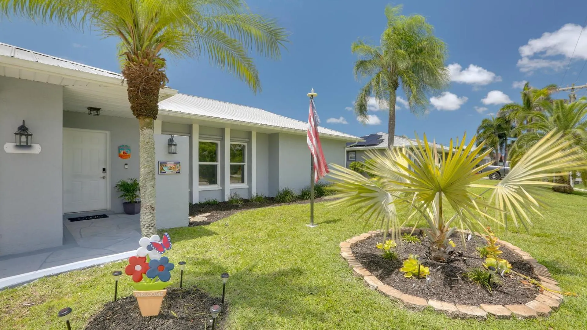 Holiday home Airy Canalfront Oasis In With Pool! *