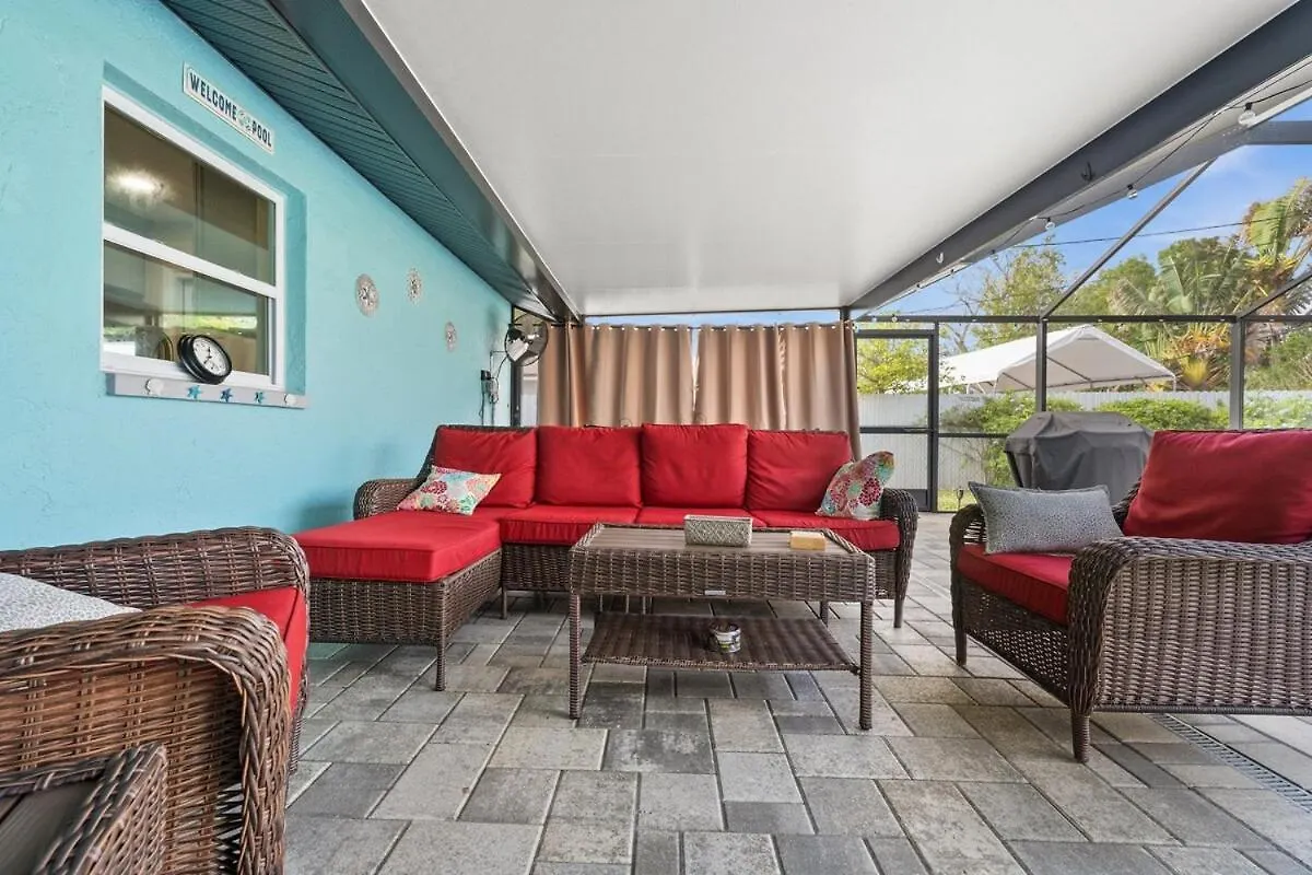 Poolside Paradise Of Cape Coral! Holiday home Cape Coral