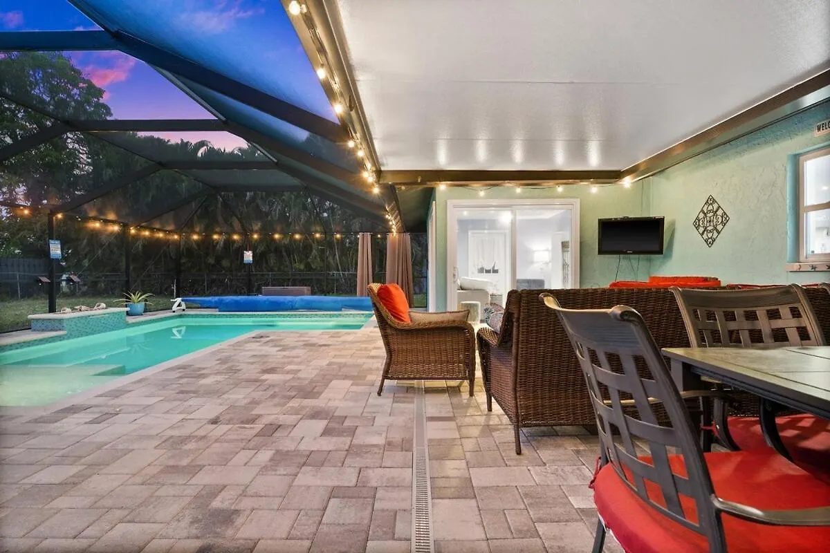Poolside Paradise Of Cape Coral! * Cape Coral