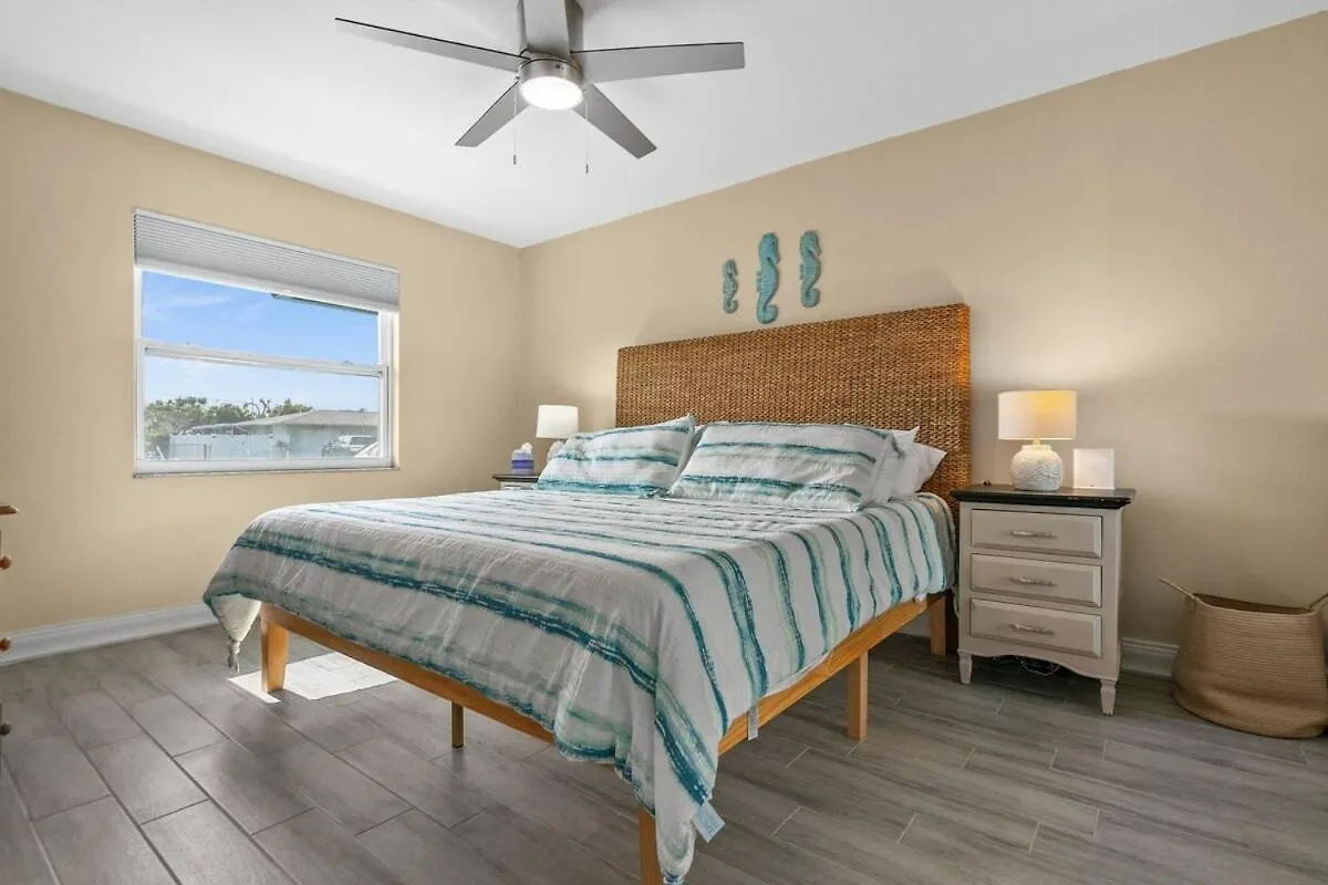 Holiday home Poolside Paradise Of Cape Coral! *