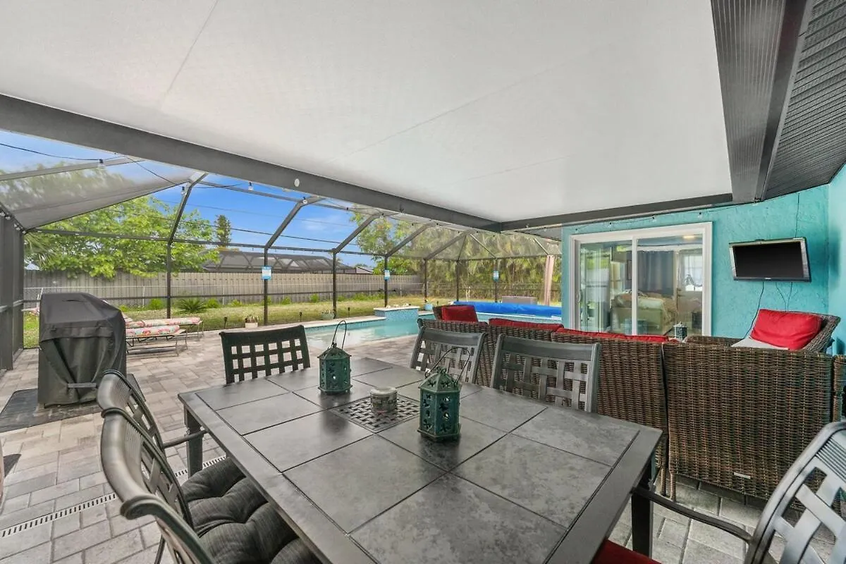 Holiday home Poolside Paradise Of Cape Coral!