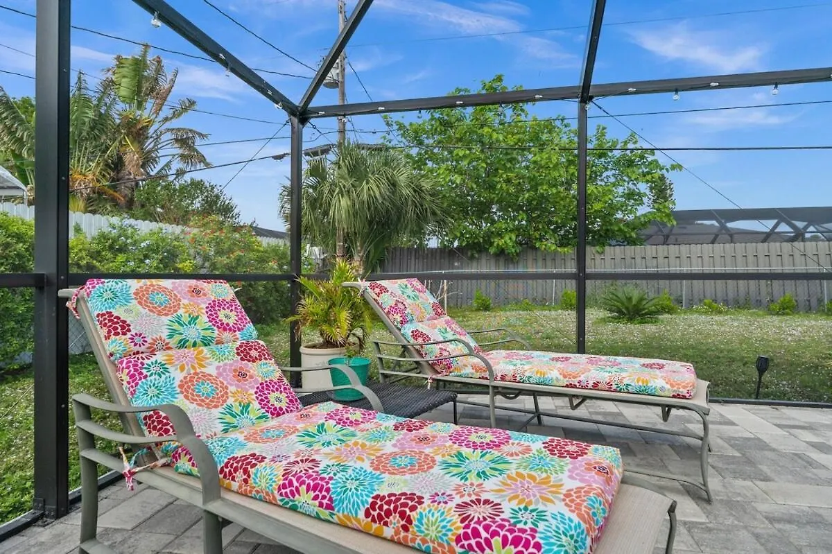 Poolside Paradise Of Cape Coral! Cape Coral