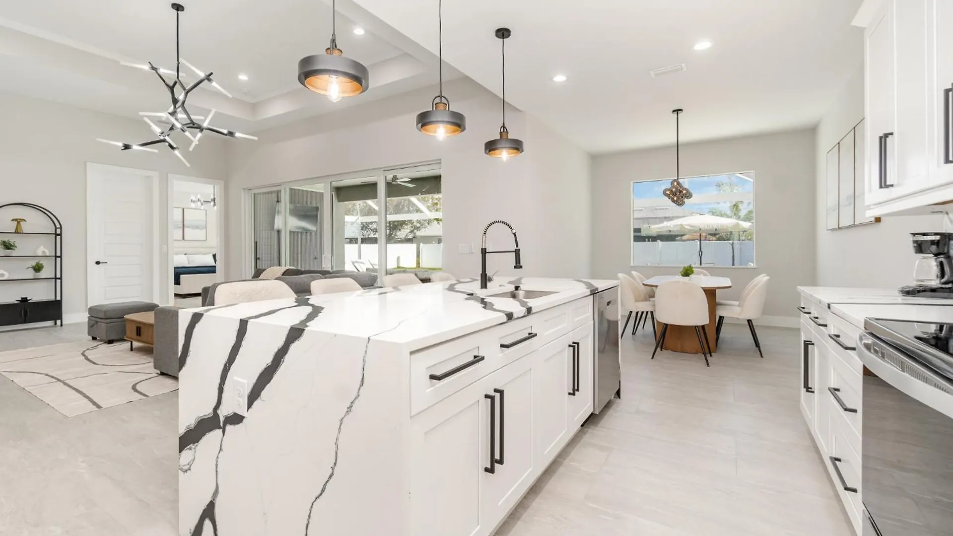 Luxury Oasis In *