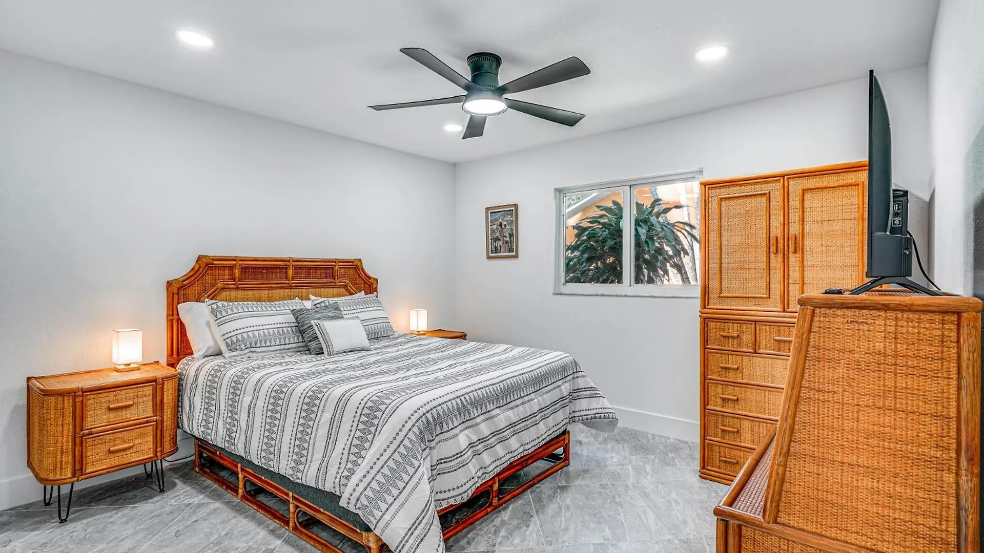 Idyllic With Pool 3 Mi To Downtown! * Cape Coral