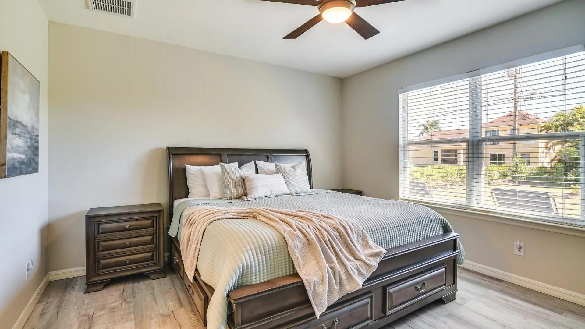 With Screened-in Porch And Fire Pit! * Cape Coral