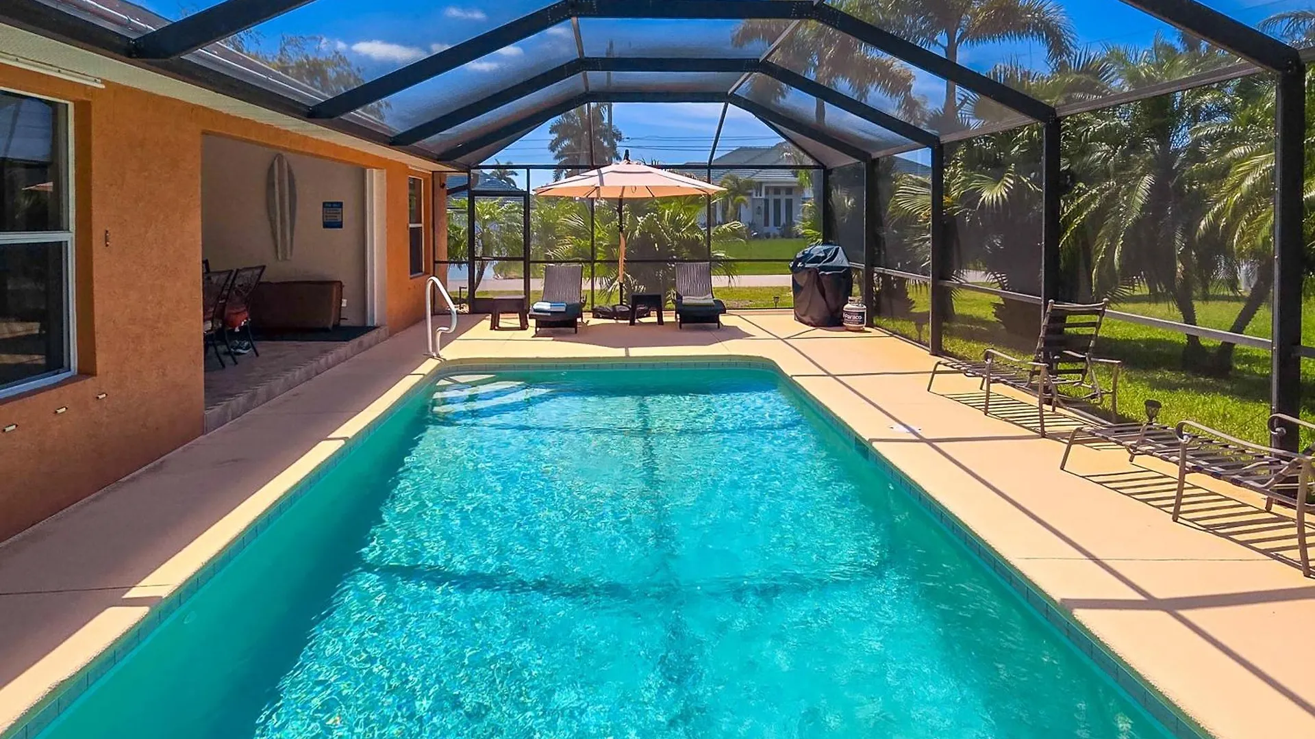 Poolside Paradise *