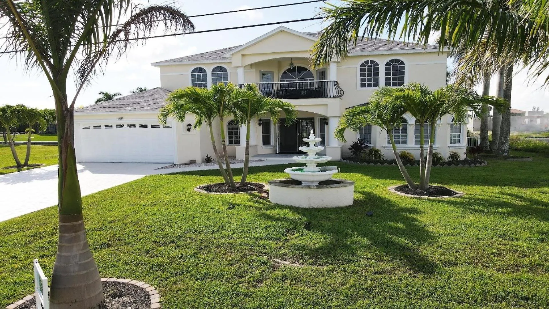 Mit Privatpool Fuer 8 Personen Ca 325 Qm In Cape Coral, Florida Southwest Florida Holiday home Cape Coral