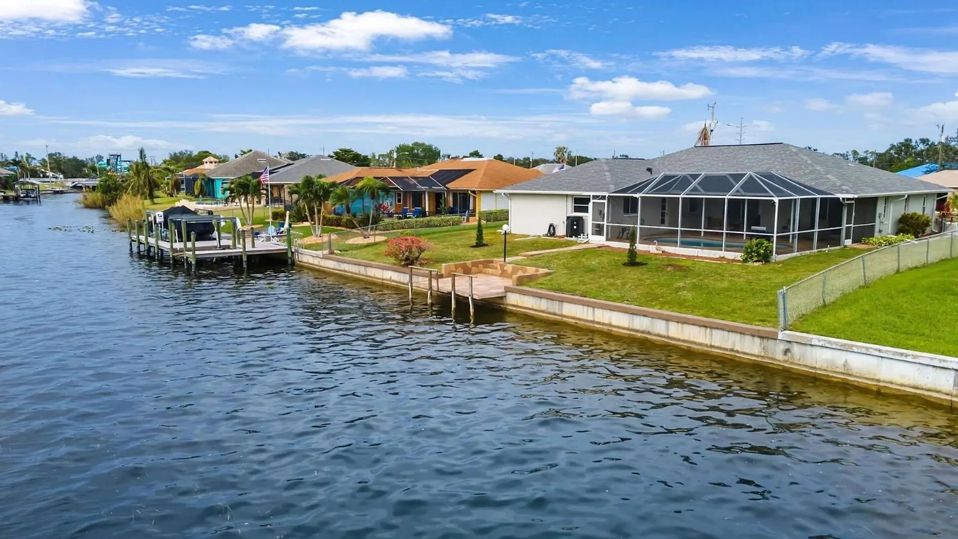 Holiday home Heated Pool, Freshwater Canal, Dock & Bikes - Amara - Roelens