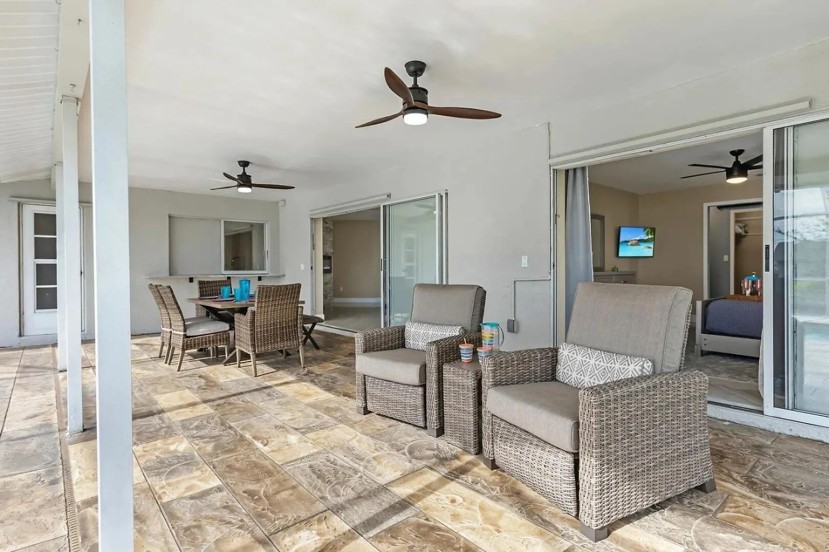 Heated Pool, Freshwater Canal, Dock & Bikes - Amara - Roelens * Cape Coral