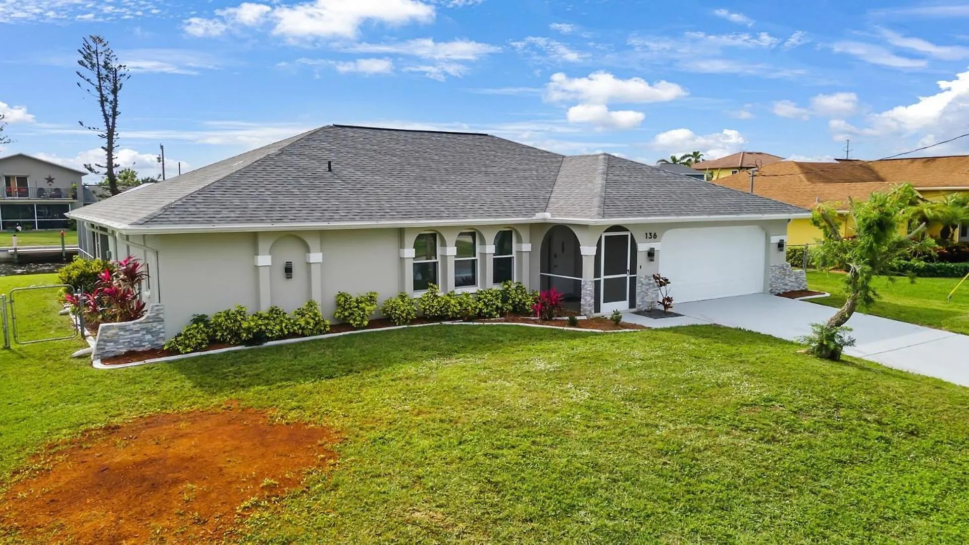 Holiday home Heated Pool, Freshwater Canal, Dock & Bikes - Amara - Roelens Cape Coral