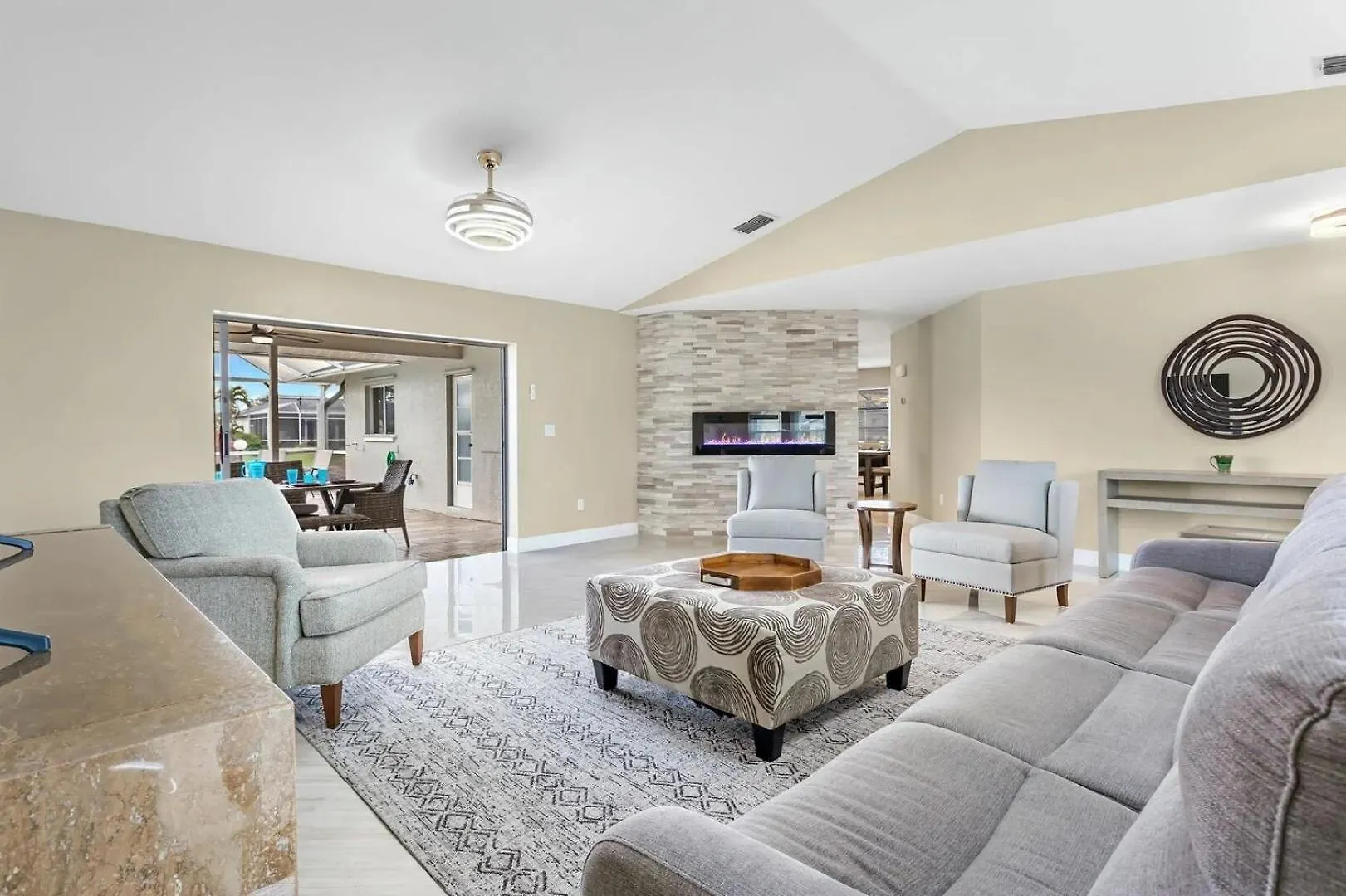 Heated Pool, Freshwater Canal, Dock & Bikes - Amara - Roelens * Cape Coral