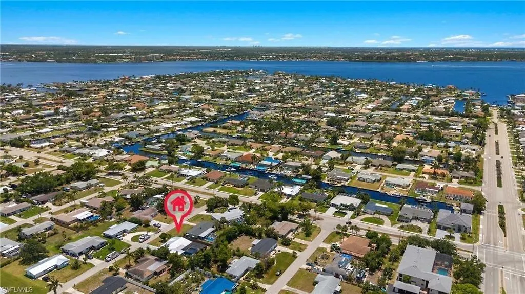 Casa De Cape With Free Heated Pool Year Round Holiday home Cape Coral