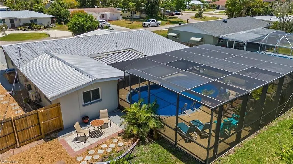 Casa De Cape With Free Heated Pool Year Round * Cape Coral