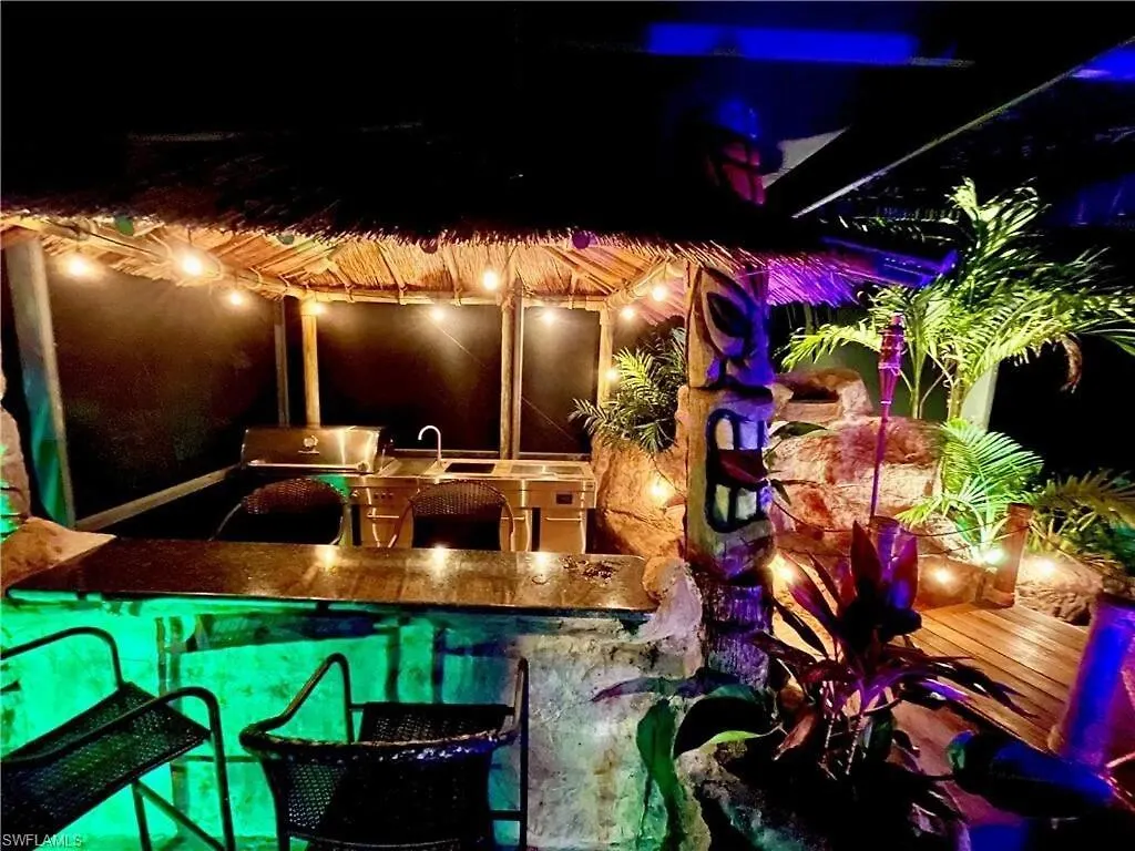 Casa De Cape With Free Heated Pool Year Round Holiday home