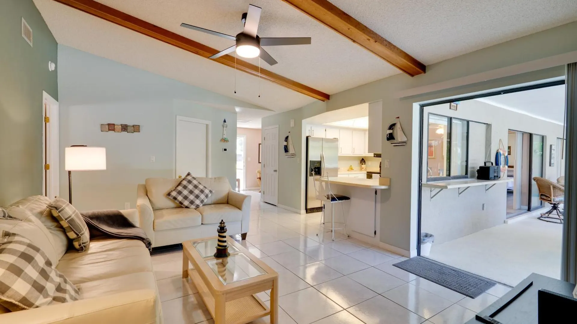 Coastal Retreat With Grill 4 Mi To Dtwn Cape Coral! *