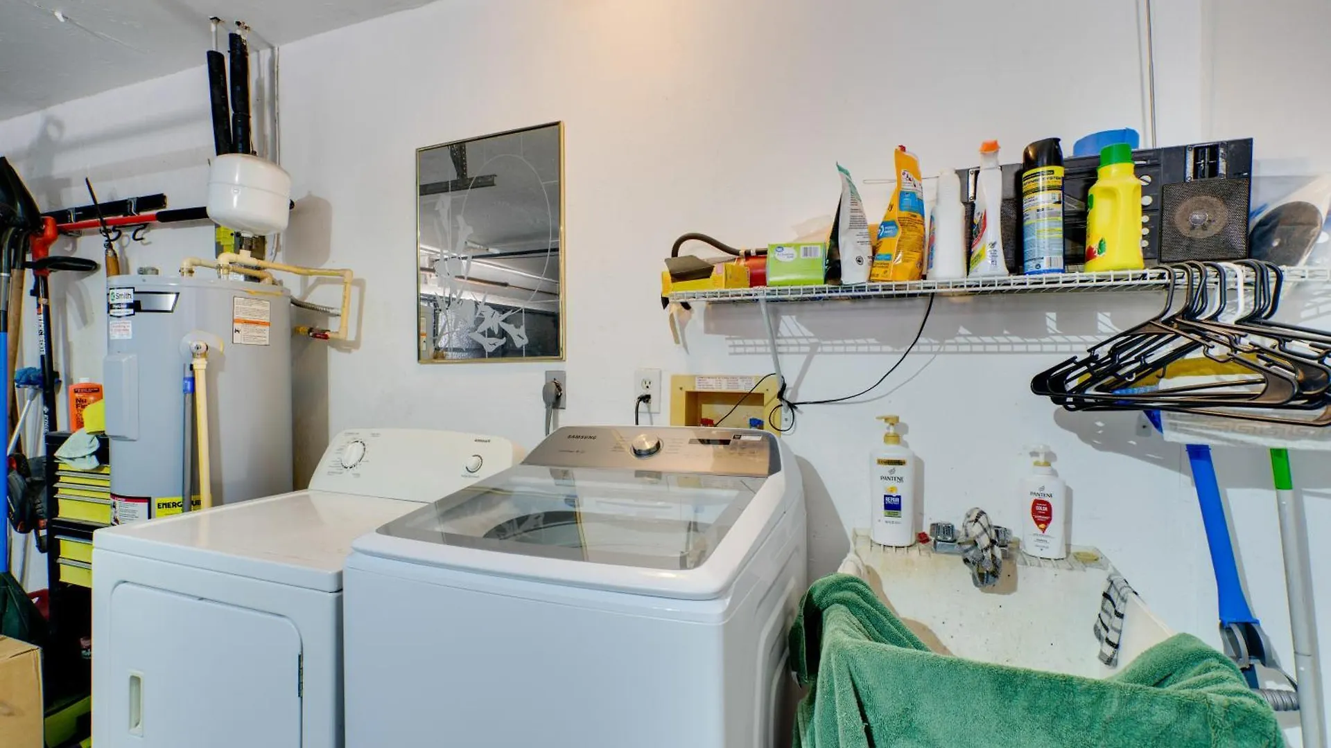 Holiday home Coastal Retreat With Grill 4 Mi To Dtwn Cape Coral! Cape Coral
