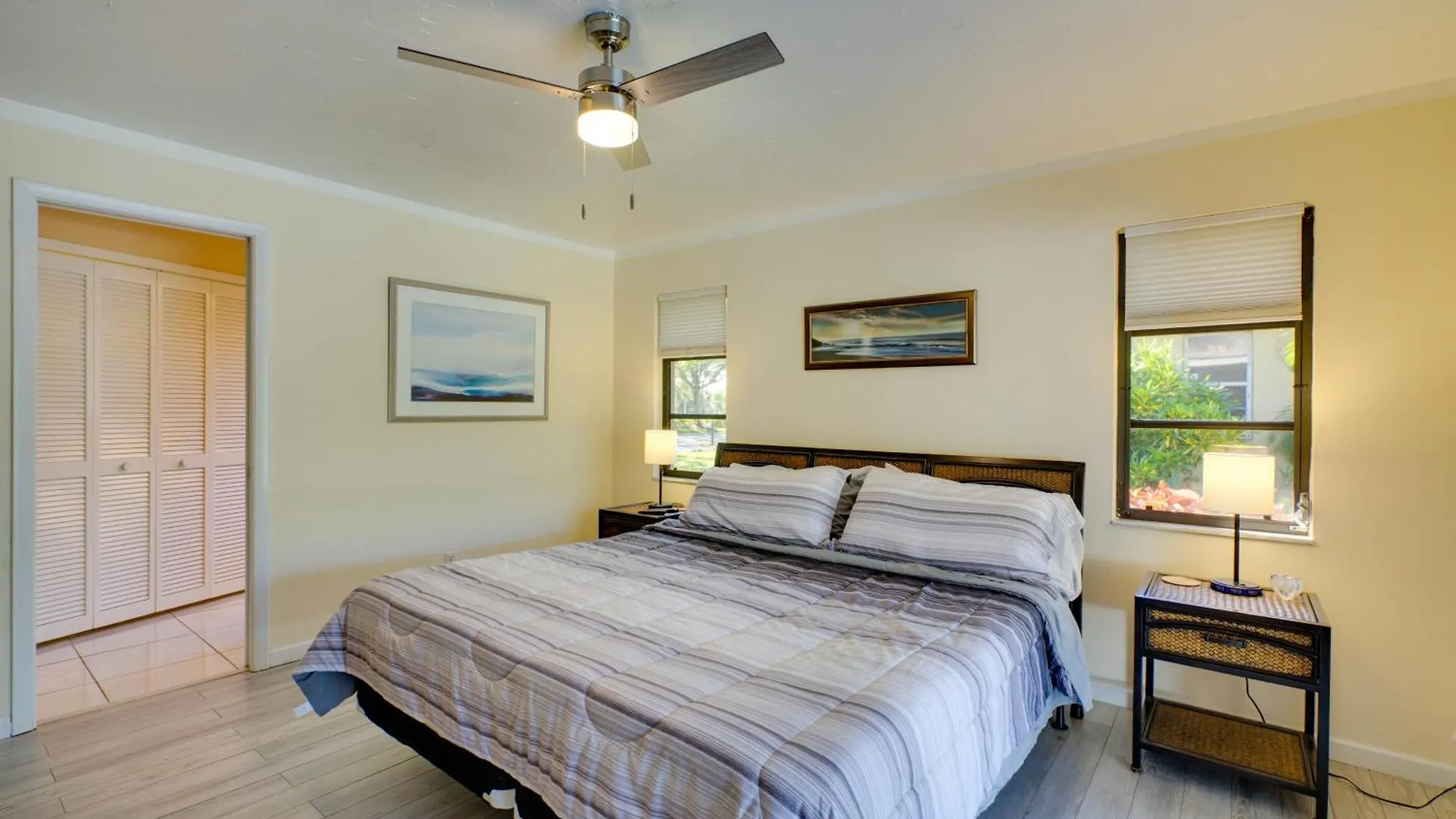 Holiday home Coastal Retreat With Grill 4 Mi To Dtwn Cape Coral!
