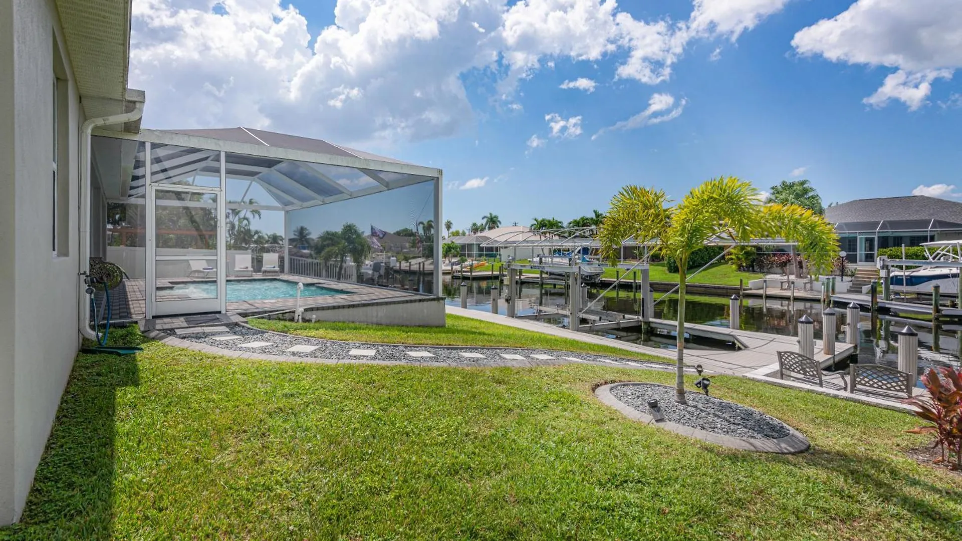 Dandelion Villa