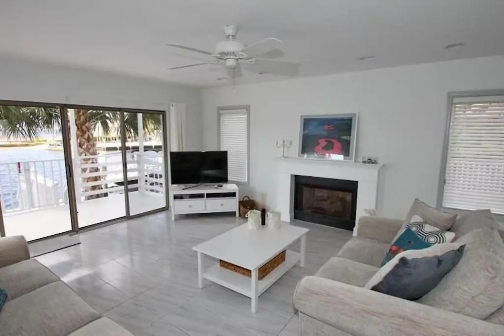 Holiday home Waterfront With Private Pool! Cape Coral