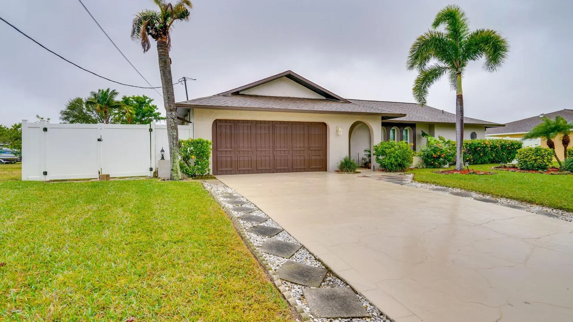 Canal-front With Dock And Lanai In Cape Coral!