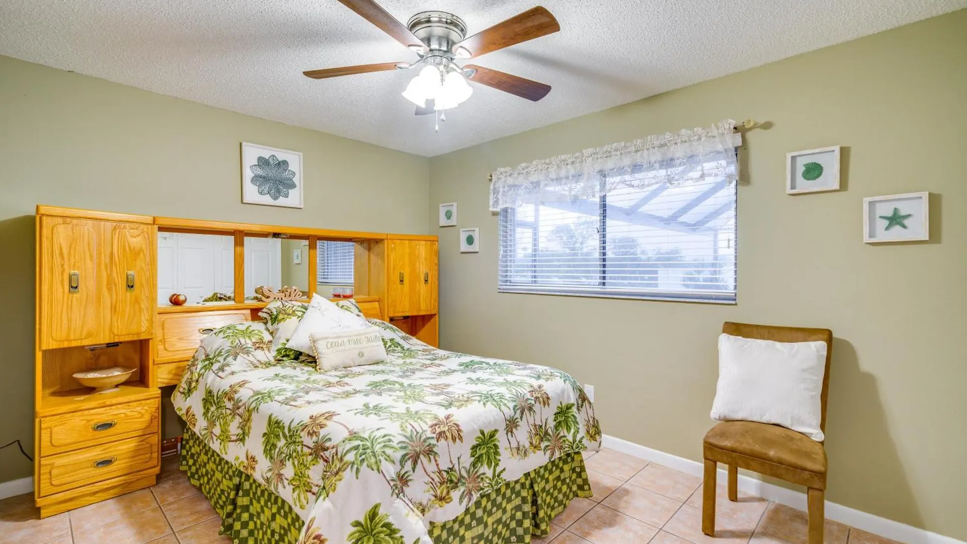 Canal-front With Dock And Lanai In Cape Coral! Cape Coral