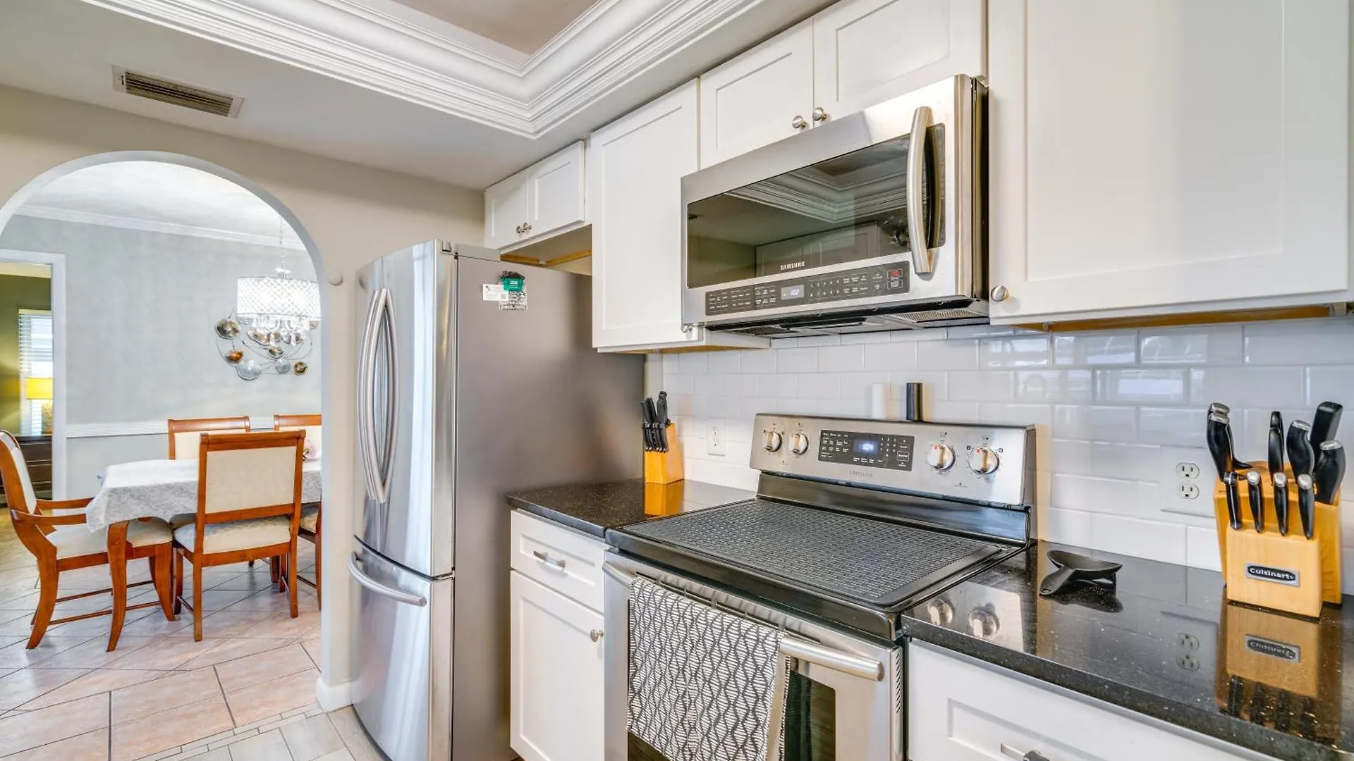 Canal-front With Dock And Lanai In Cape Coral! Holiday home