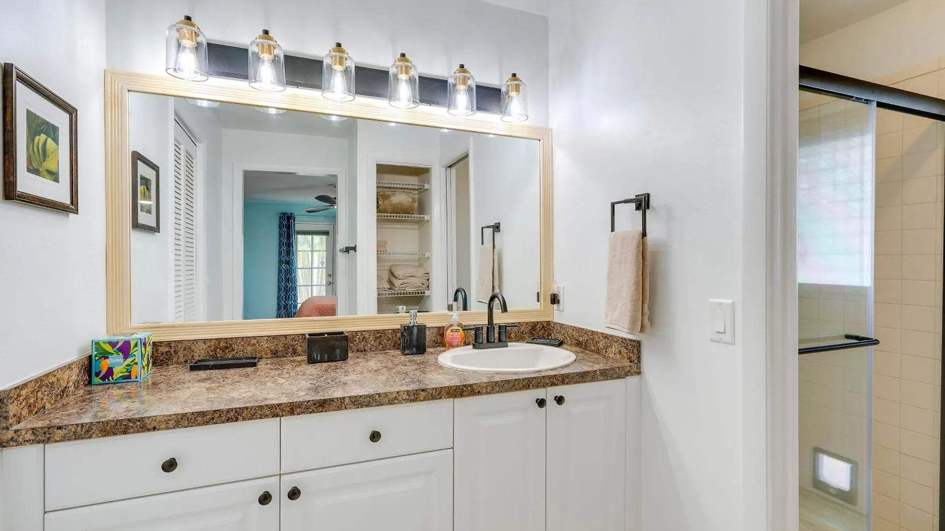 Holiday home Canal-front Gem With Hot Tub, Foosball In Cape Coral