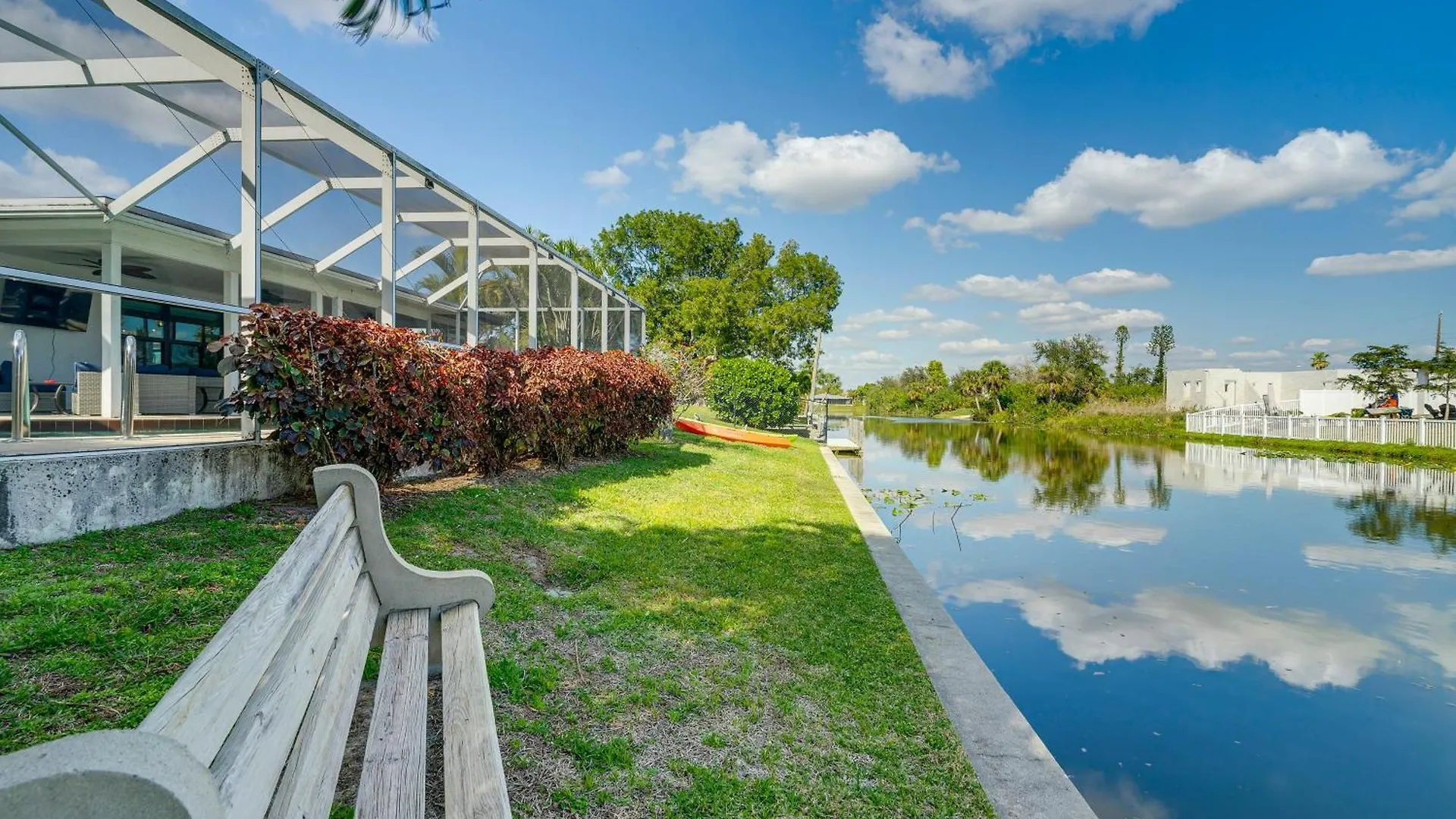 Canal-front Gem With Hot Tub, Foosball In Cape Coral