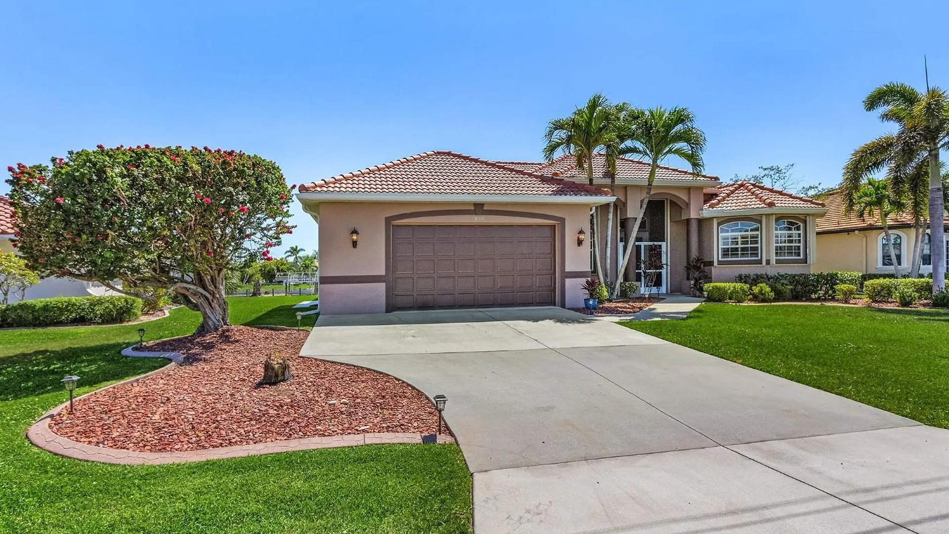 Holiday home Heated Saltwater Pool, Dock, Gulf Access - Infinity Coral - Roelens