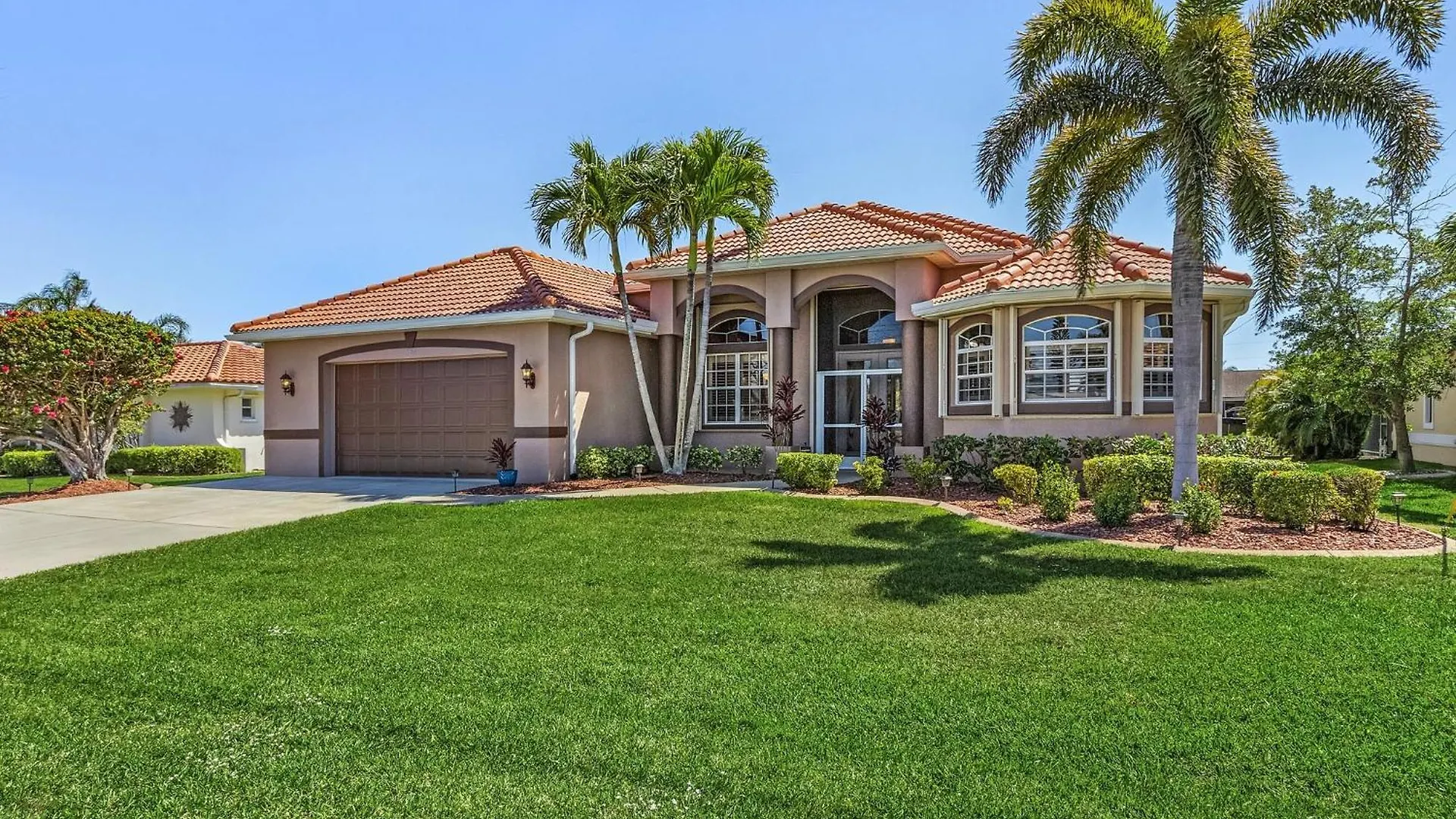 Heated Saltwater Pool, Dock, Gulf Access - Infinity Coral - Roelens Holiday home Cape Coral