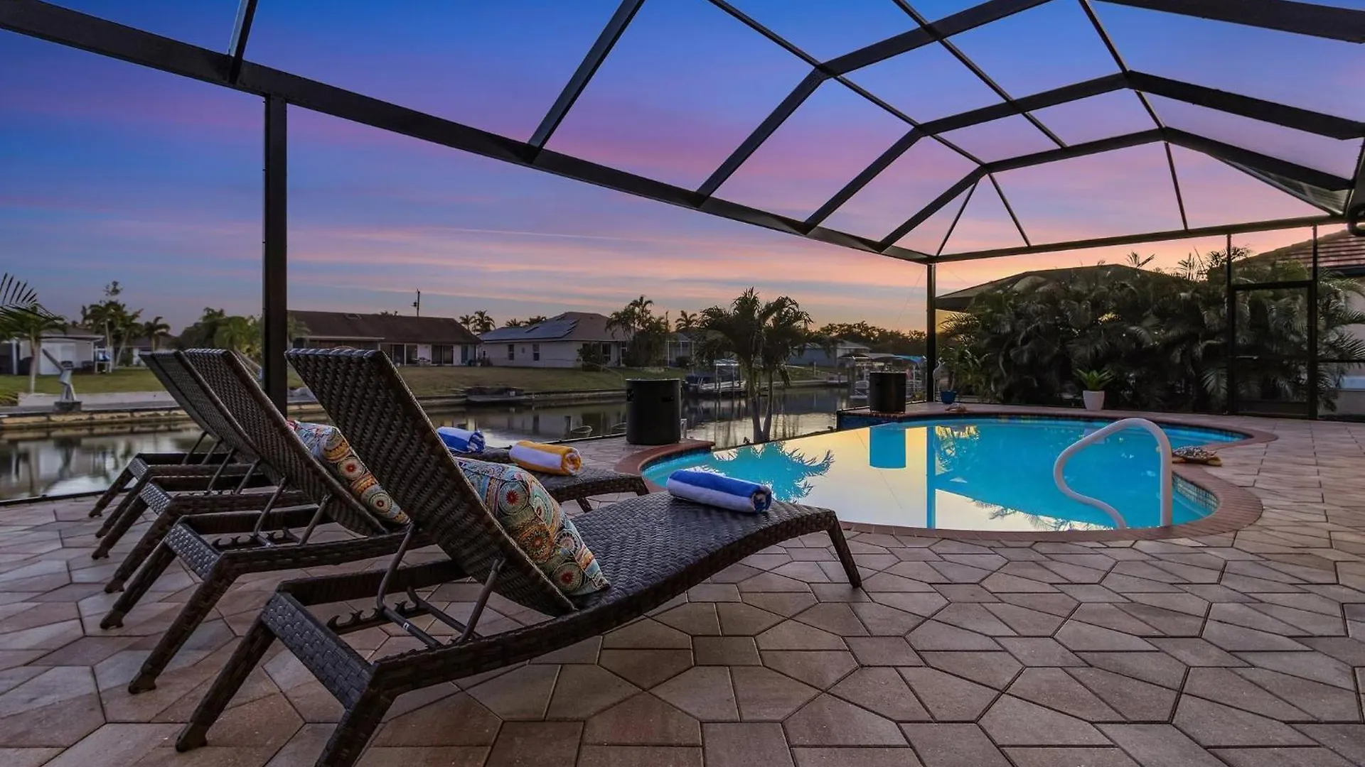 Holiday home Heated Saltwater Pool, Dock, Gulf Access - Infinity Coral - Roelens