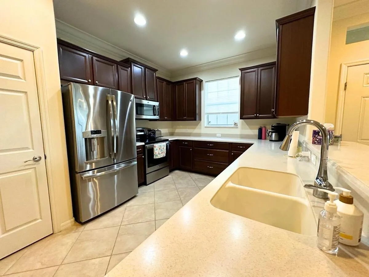 Resort-style In Sandoval Cape Coral