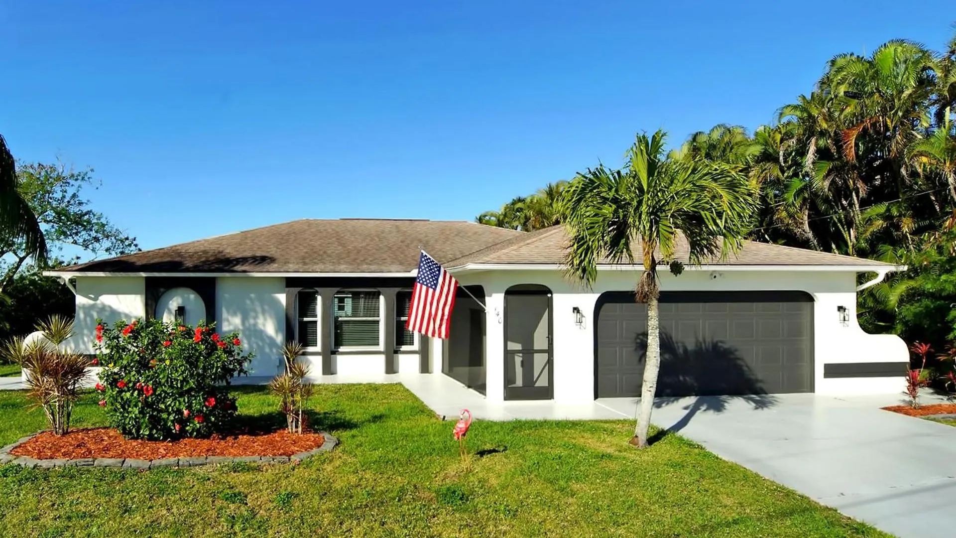 Charming Sunshine With Heated Pool On Canal Cape Coral