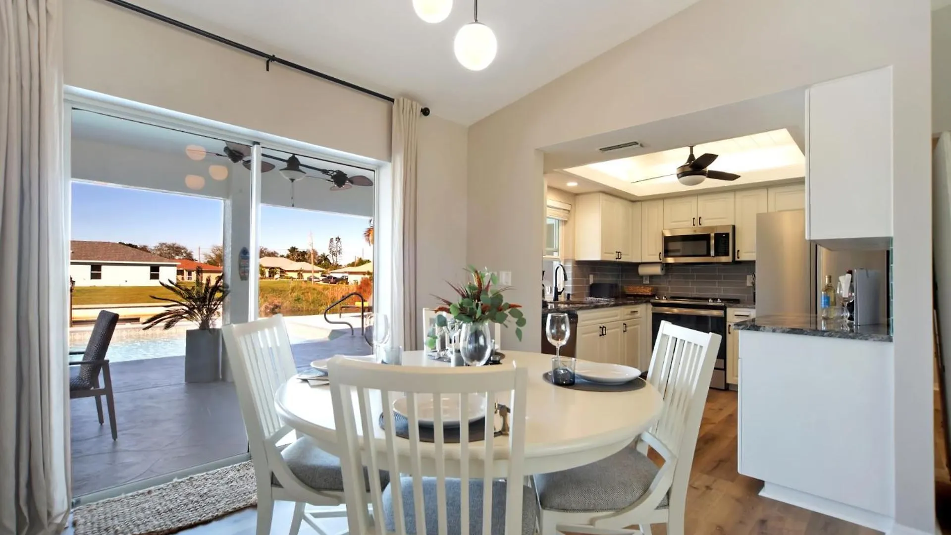 Holiday home Charming Sunshine With Heated Pool On Canal Cape Coral