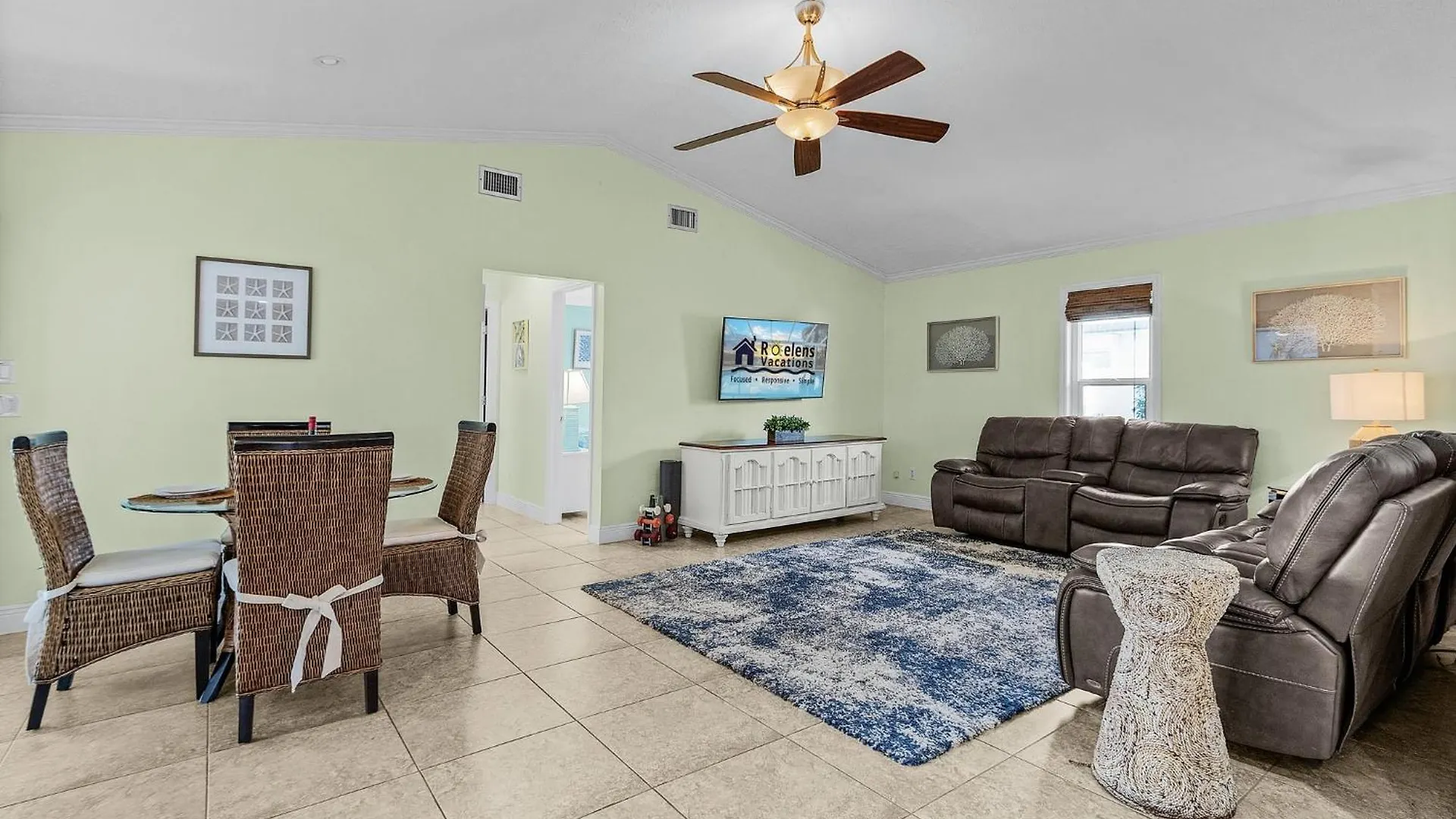 Boating Enthusiasts, Heated Pool, Pet-friendly - Roxy Holiday home *