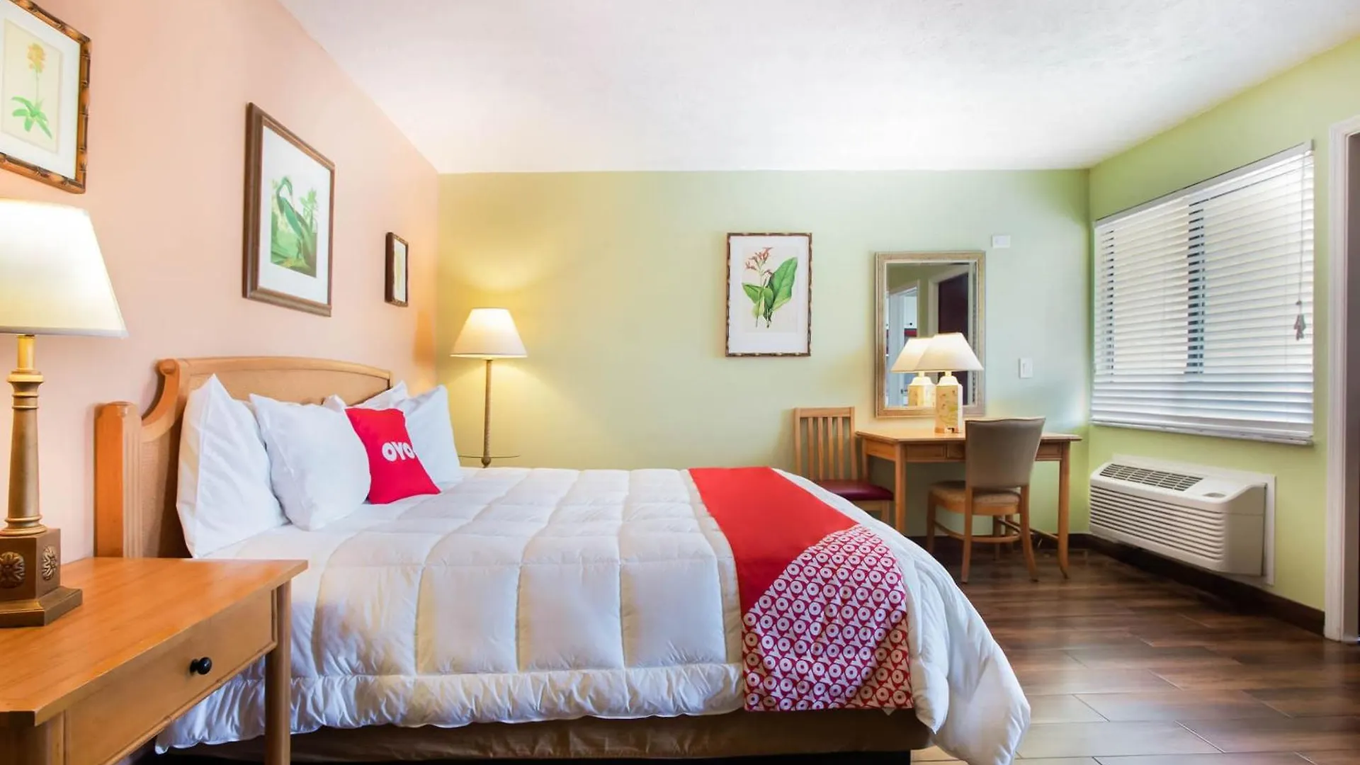 Oyo Waterfront Hotel- Myers, Fl Hotel