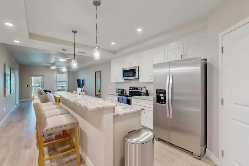 Gulf Access With Boat Slip, Heated Saltwater Pool, Dog-friendly -bacino Vista #304 - Roelens Holiday home *
